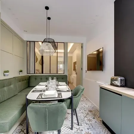 166 Roza - Superb In Paris. *